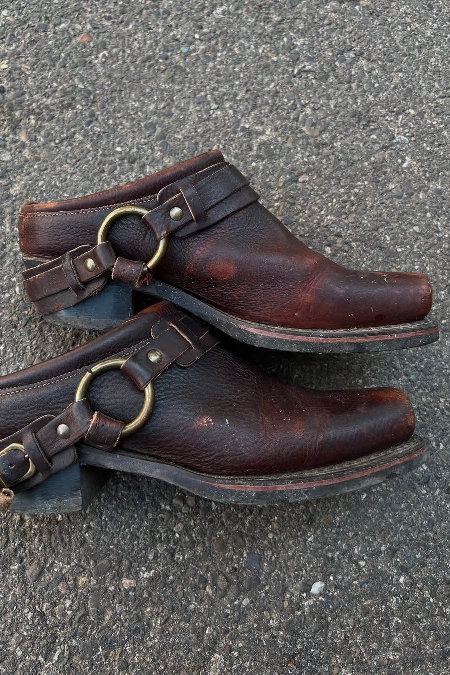 AGED SADDLE BOOTS