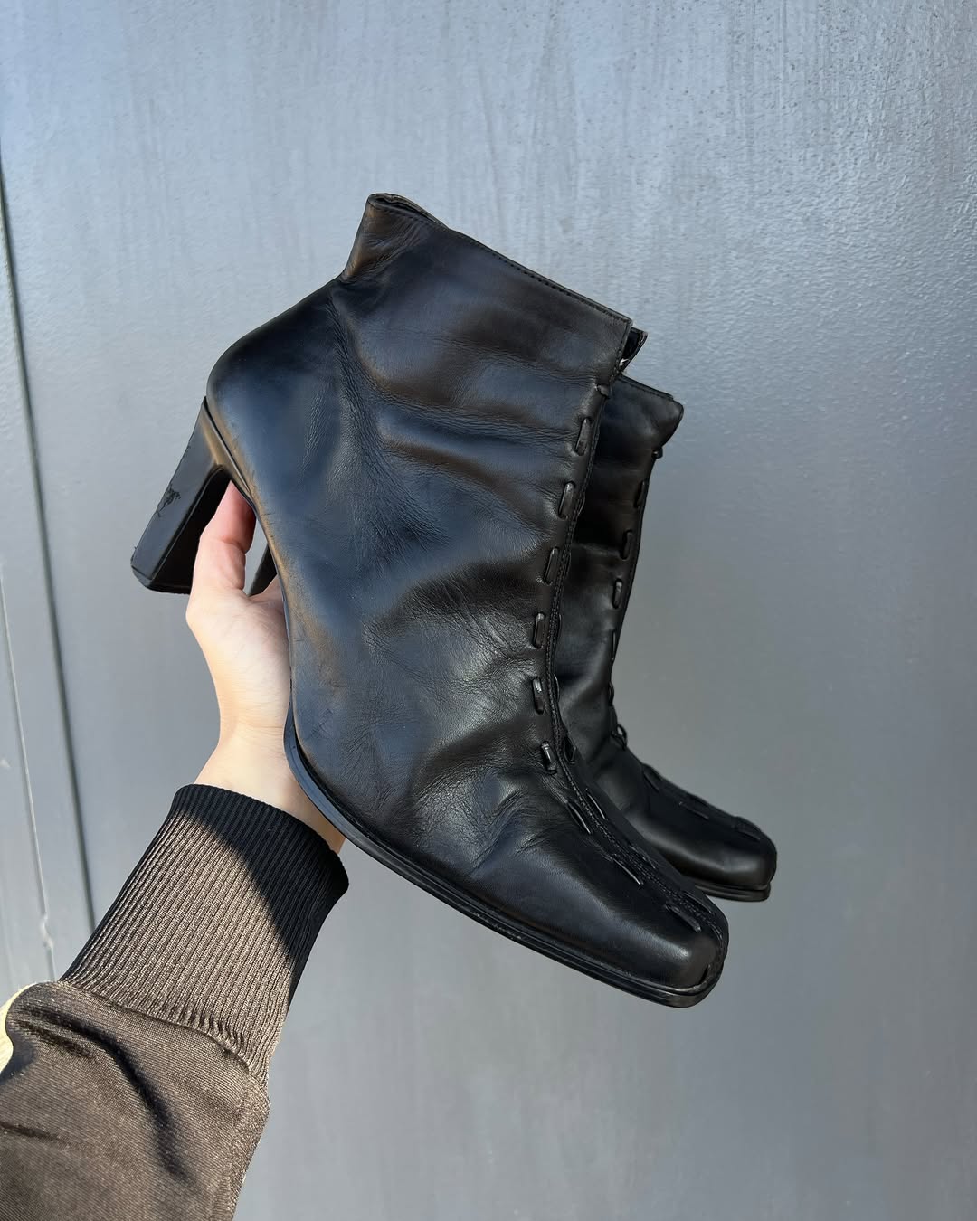 RIBBED LONG HEELS
